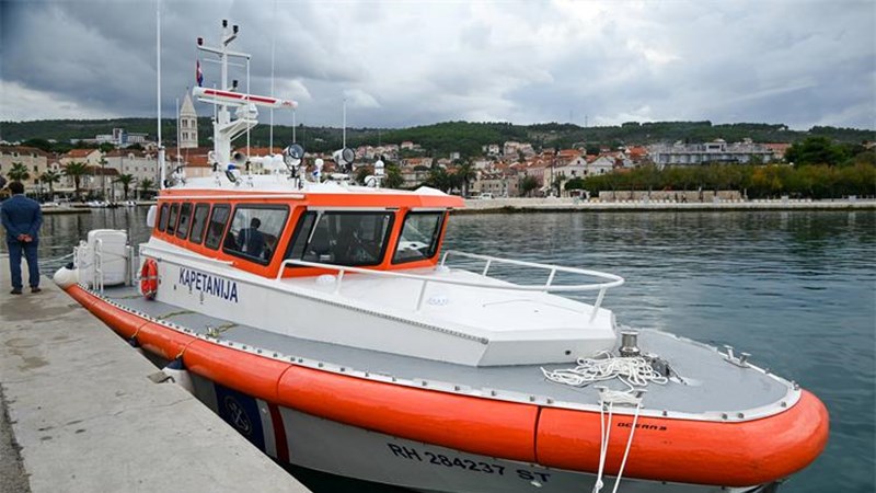 Beroš: Primopredajom posljednje šeste brze brodice Hrvatska dobiva sveobuhvatnu hitnu pomorsku medicinsku službu 
